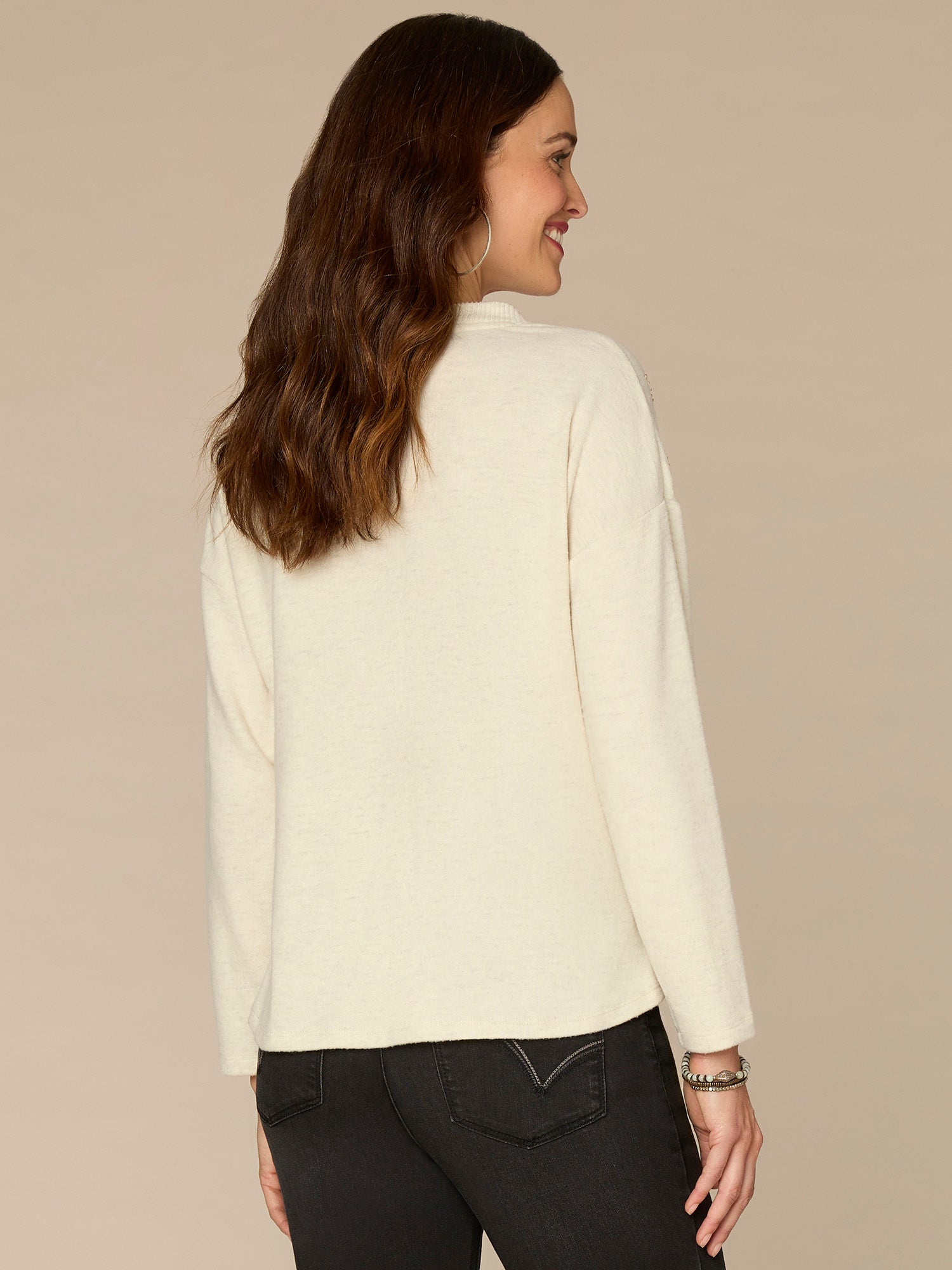 Long Sleeve V-Neck Knot Hem Beaded Plus Size Knit Top